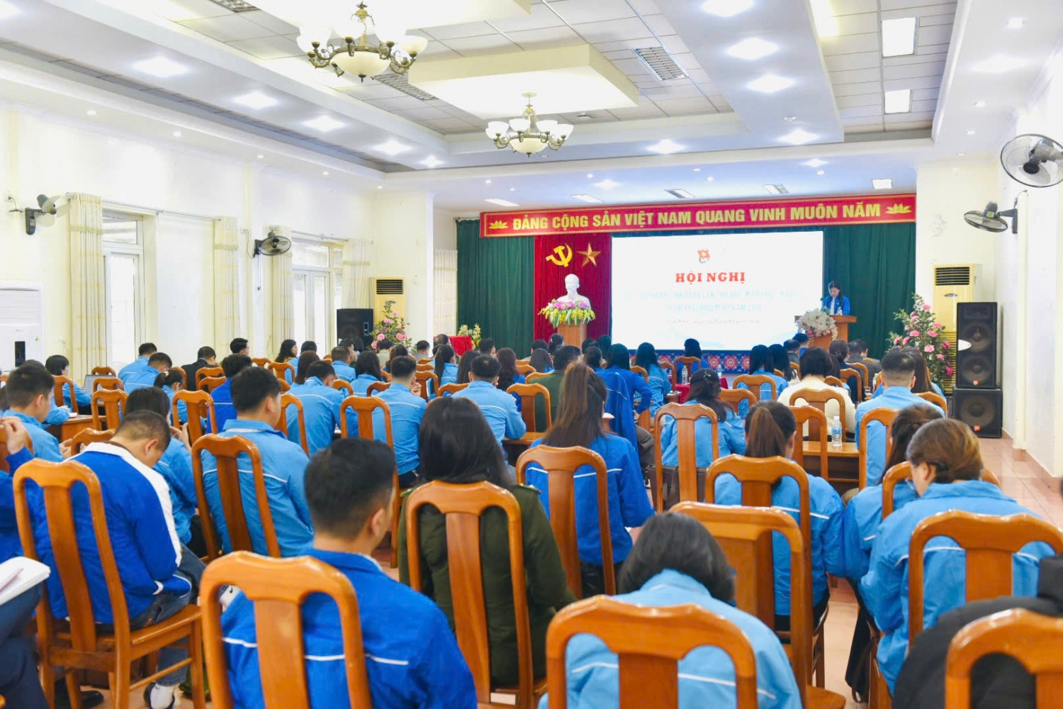 Toàn cảnh Hội nghị.