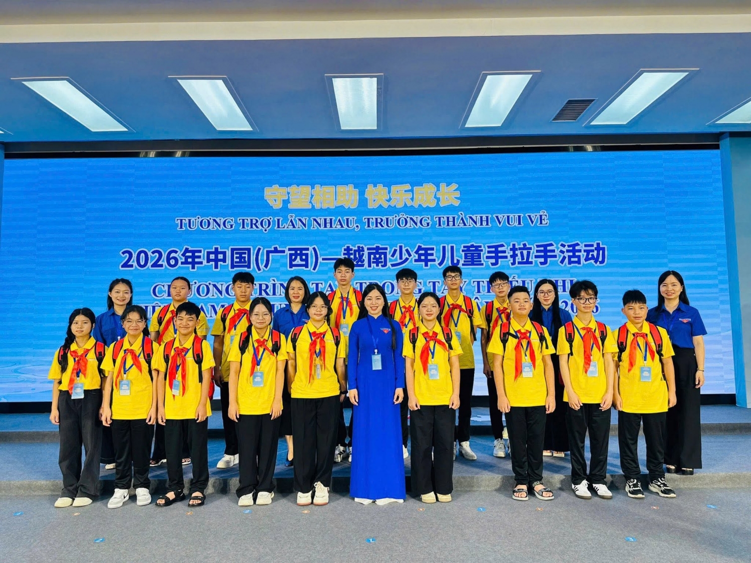 Đoàn đại biểu tỉnh Cao Bằng tham dự Lễ khởi động Chương trình Tay trong tay thiếu nhi Việt Nam - Trung Quốc (Quảng Tây).